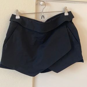 Aritzia (Talula) skort size 8 in Black